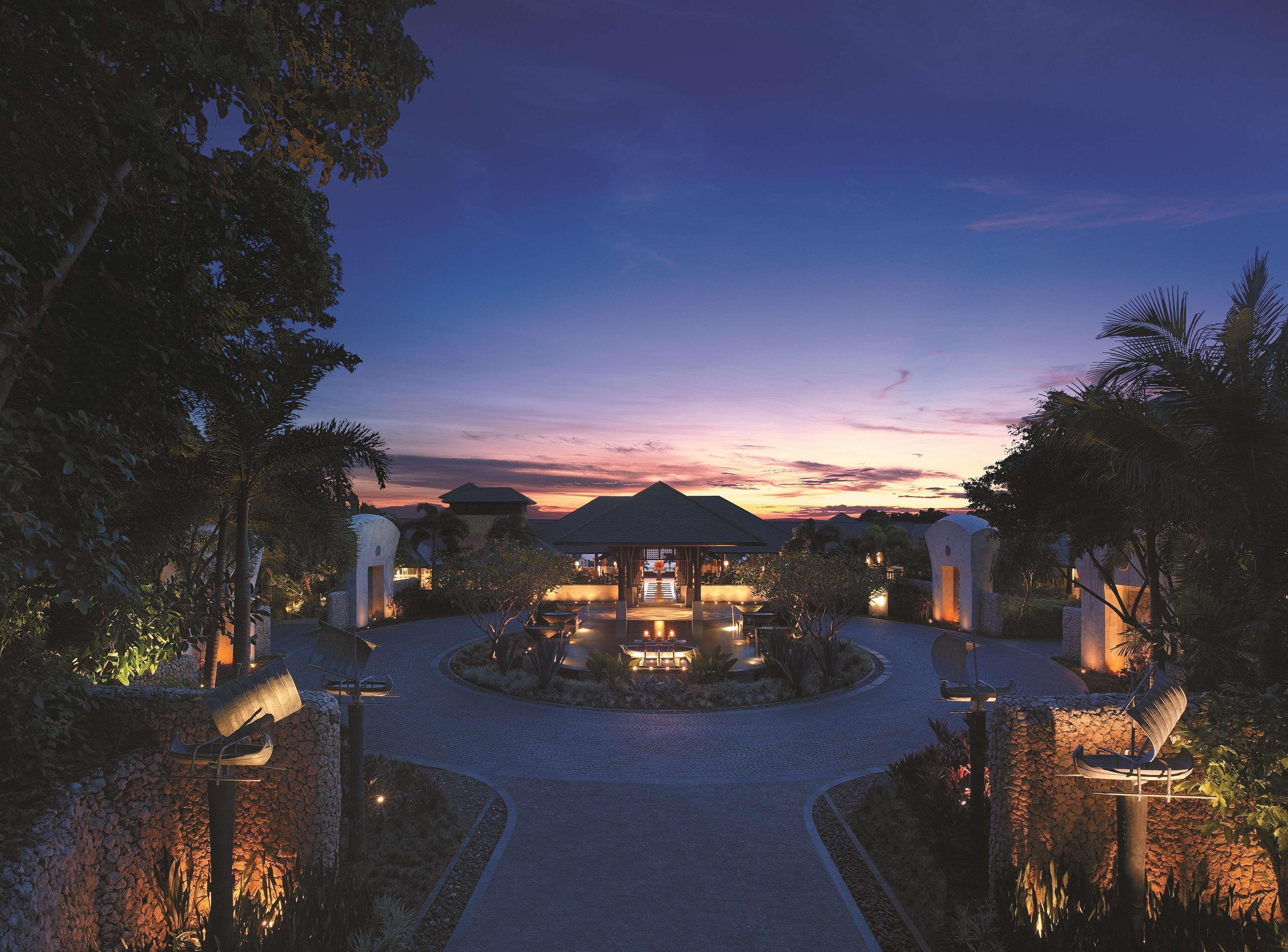 Shangri-La Boracay Exterior foto The entrance to the resort