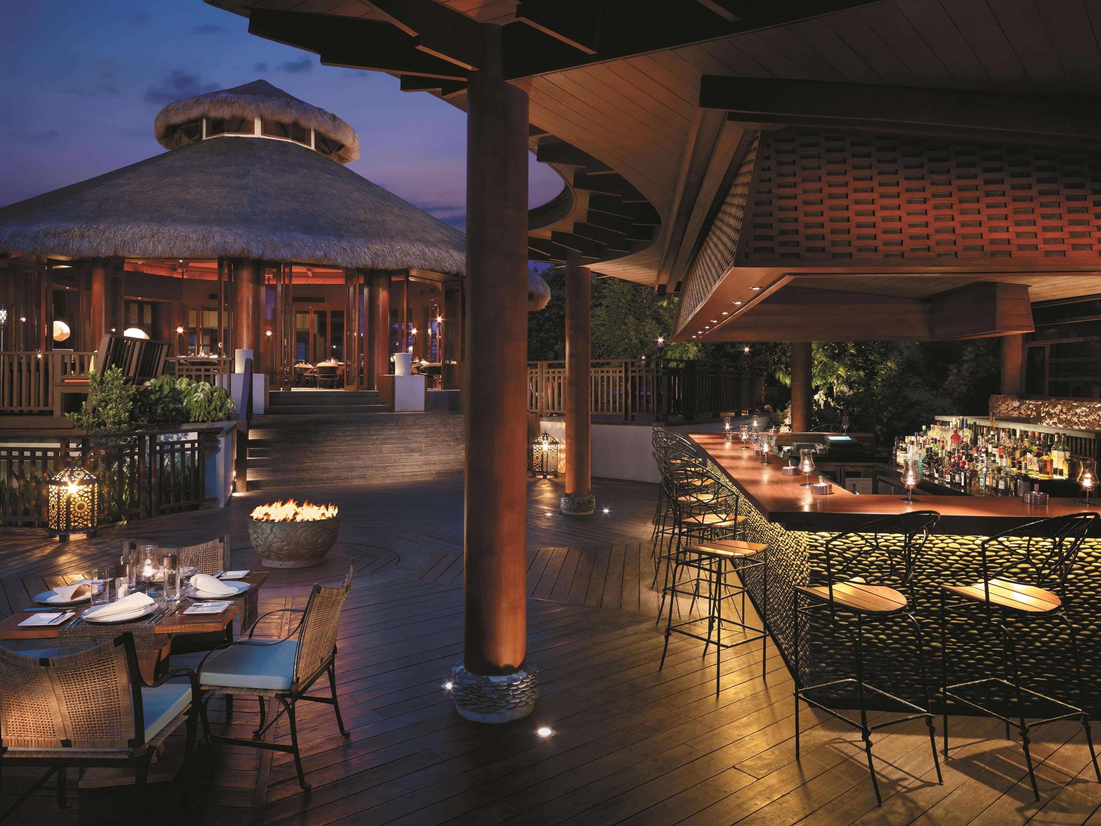 Shangri-La Boracay Exterior foto The bar at the top of the hotel